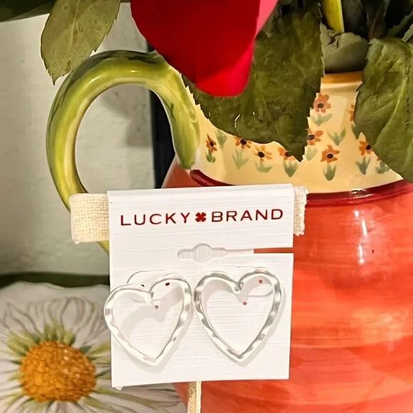 NWT Lucky Brand Silver Heart Stud Earrings #LBER1 - Picture 6 of 6